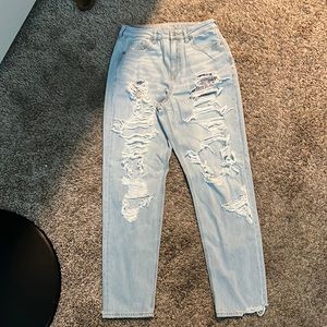 Light washed jeans boyfriend cut